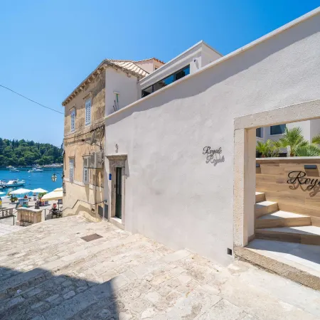 Apartments Villa Royale - Studio Apartment with Sea View