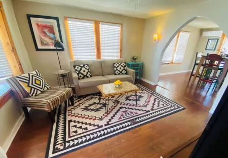 1 Hour to Big Bend National Park and 30 Minutes to Marfa