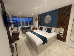 stays | Superior Double Studio