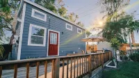 Cozy Tiny Home in Bradenton, FL. - Close to Beaches, Dining & Fun! Hotel a Bayshore Gardens