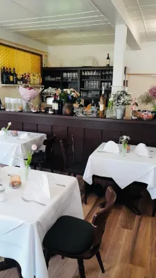 祖姆阿德勒酒店 - 家庭旅館