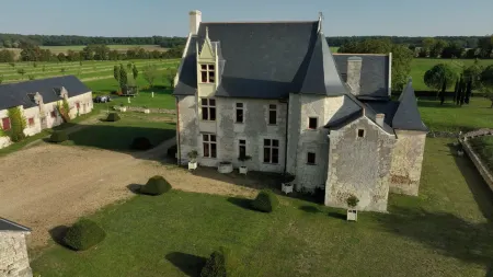 Manoir du Bois Noblet Отели в г. Шавань