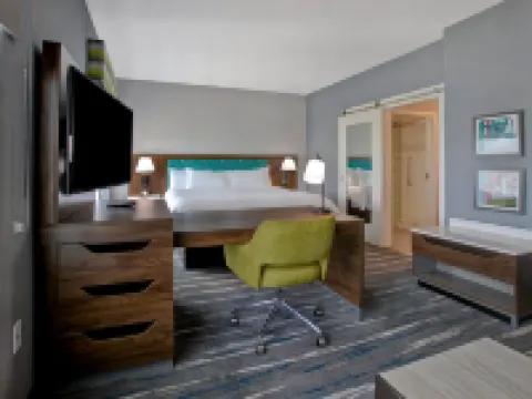 ハンプトン イン & スイーツ デプトフォード グロスターのホテル