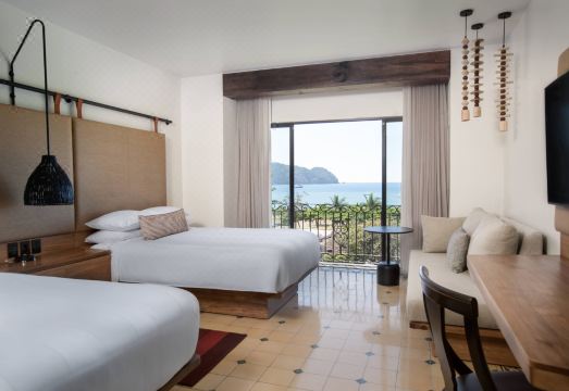 로스 수에노스 메리어트 리조트 외관과 수영장