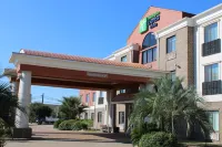 Holiday Inn Express & Suites Fairfield-North Hotels in Fairfield