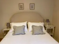 Historic Cottage in Heart of Farnham nr the Castle Hotels in Farnham