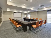 Holiday Inn Express & Suites IRVING CONV CTR - LAS COLINAS by IHG Hotels near Zero Gravity Amusement Park