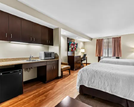 Red Roof Plus+ & Suites Malone Hotels in Malone