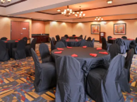 智選假日套房酒店範布倫 - 史密斯堡區 克勞福德縣酒店