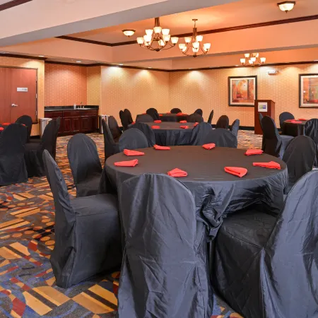 Holiday Inn Express & Suites VAN BUREN-FT SMITH AREA by IHG
