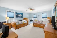 Pool - 7 Bedrooms - Close to beach