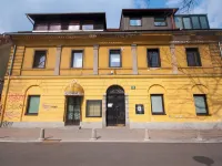 Most Hostel Hotels in Center District