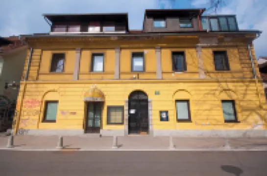 Most Hostel Hotel berhampiran Town Hall