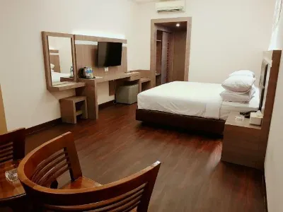 Paradise Hotel Các khách sạn gần Tugu marine customs