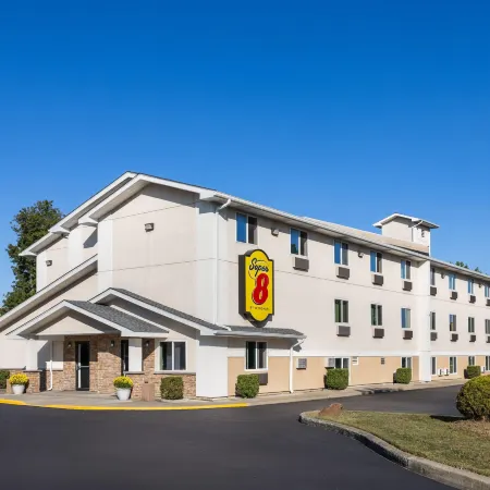 Super 8 by Wyndham Latham/Albany Airport