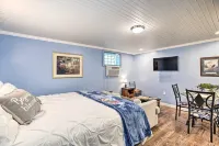 Updated Williamstown Apartment with Kitchen!