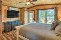Lakefront Trenton Cabin ~ 10 Mi to Drive-in! - 3-Star