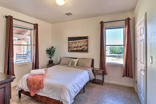 Eloy Desert Oasis w/ Courtyard & Pool Access! - Holiday Apartments