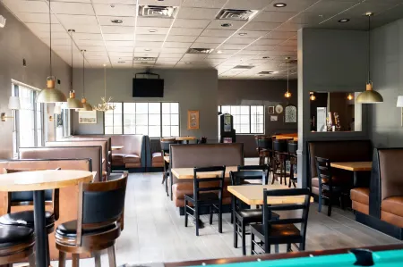 Country Inn & Suites by Radisson, Prairie du Chien Отели в г. Бриджпорт