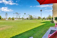 Relaxing Palm Springs Condo with Pool Access -  Privatzimmer