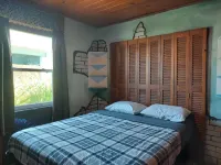 Rustic private aptzen Eau Gallie Downtown & 5 minutes Melbourne Beach