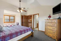Kemper's Cabin by Silver Dollar City - Ideally Located