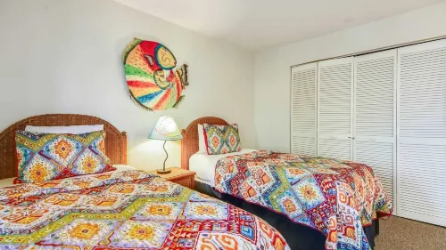 Beachfront 2bdr Condo, Pool & Hot Tub w/ Ocean Views Papaya Place by Avantstay