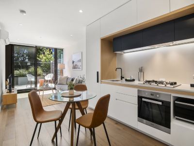 1BR Apartment Near CBD with Pool