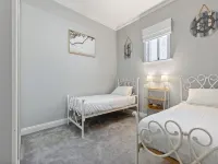 Bluestone Symmetrical Cottage with Outdoor Area - 3-Star