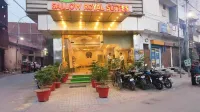 Sallow Royal Suites by Dew Drop - สระว่ายน้ำบนดาดฟ้า