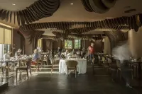 The Vine Hotel - พร้อมอาหารเช้า