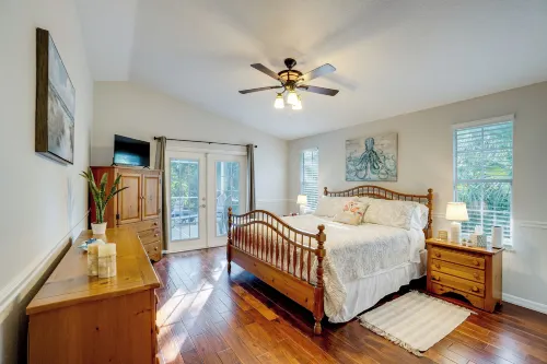 4 Mi to Port Charlotte Town Center: Group Retreat! - 2-Star