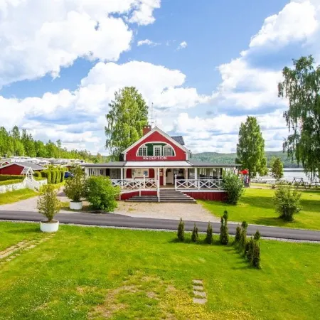 First Camp Haganäset - Charlottenberg Отели в г. Нура