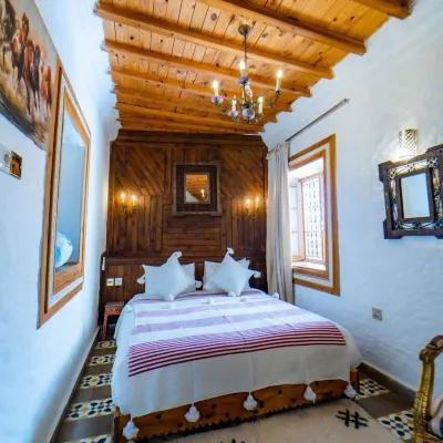 Riad la Santa Hotels near Souika