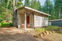 Cozy Forest Cottage by Crater Lake and Klamath Falls Hotels in 