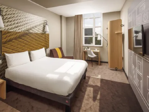 Ibis Coventry Centre Hotels near Coventry Train Station