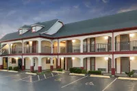 Travelodge Inn & Suites by Wyndham Norman Hotel a 