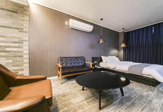 음성 충북혁신도시 H모텔