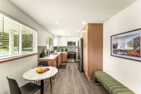 Modern Retreat w/ Hot Tub, Peloton, Gym, and BBQ