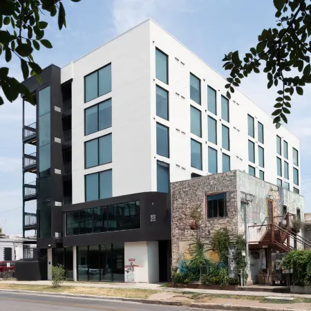 Studio Haus East 6th Austin by Kasa