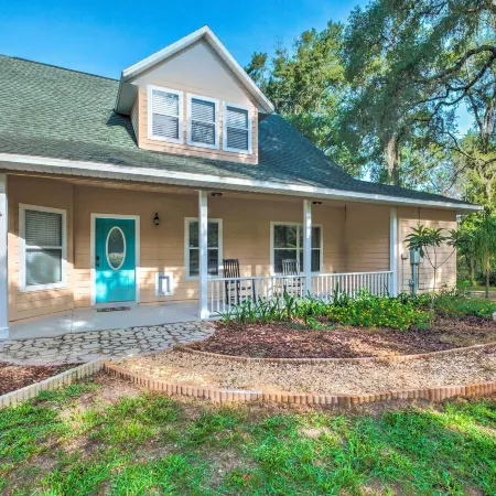 Lovely Hawthorne Home w/ Private Boat Dock!
