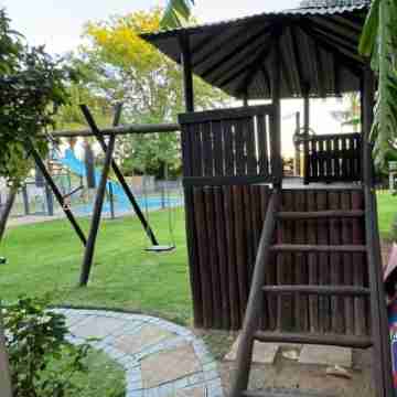 Moonriver Guesthouse Hotel Exterior