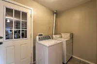 Pet-Friendly Missouri City Home w/ Fenced-in Yard!