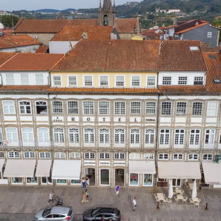 Hotel Toural Отели рядом с достопримечательностью «Замок Гимарайнш»