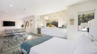 The Gower Street Bungalows by AvantStay - Bungalows