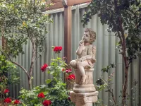 Charming 3-Bed Family Home with Amazing Garden Hotels in Werribee