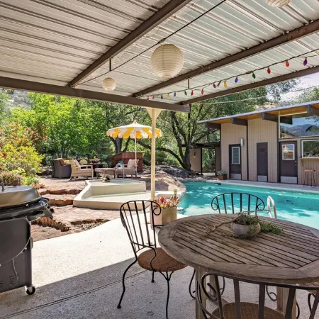 Artist’s Oasis •Spacious Mid-Century Home •Private Pool + Sauna •Near Sequoia