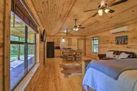 Rustic-Chic Country Cabin - 10 Mi to Main Street! - spa