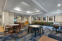 Fairfield Inn & Suites Elizabeth City - parking
