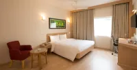 Red Fox by Lemon Tree Hotels, Tiruchirappalli Trichy - 駐車場